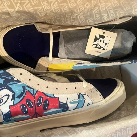 Vans x Disney Mickey Mouse Limited Edition – Size 10 – NEW